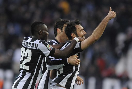 2013-04-06T180950Z_1553519718_GM1E94705XB01_RTRMADP_3_SOCCER-ITALY